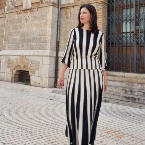 NWT ALDO MARTINS Bondy Puff Sleeve Pullover Top In Black Beige Stripe small - Picture 4 of 9